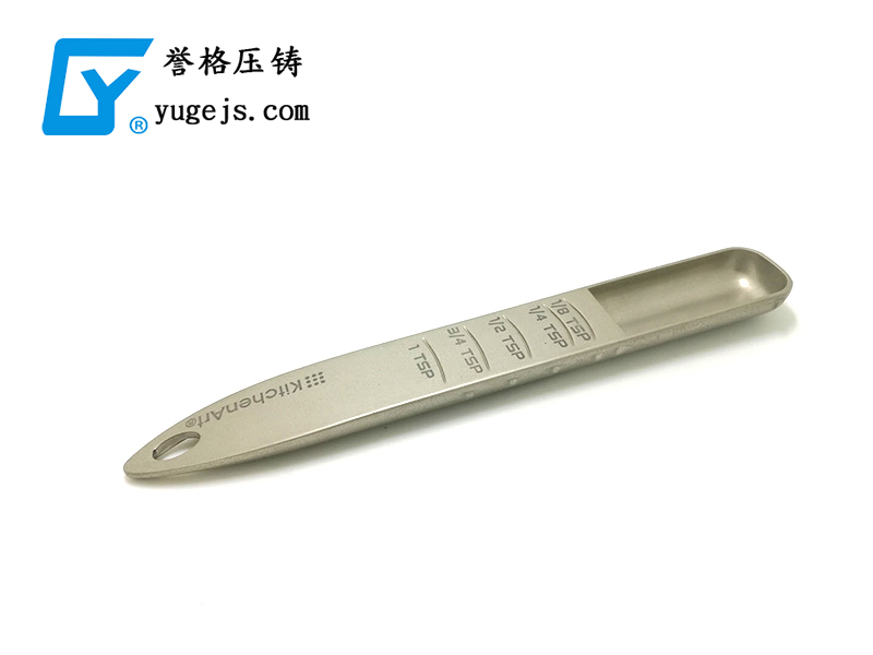 壓鑄機對鋅合金壓鑄件的質(zhì)量有著(zhù)非常重要的影響